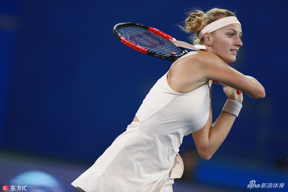 半岛体育-科维托娃遭遇五连败，法国队教练面临压力！-半岛体育